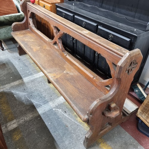 636 - Star lot : A magnificent large antique church pew. Beautifully construction with excellent craftsman... 