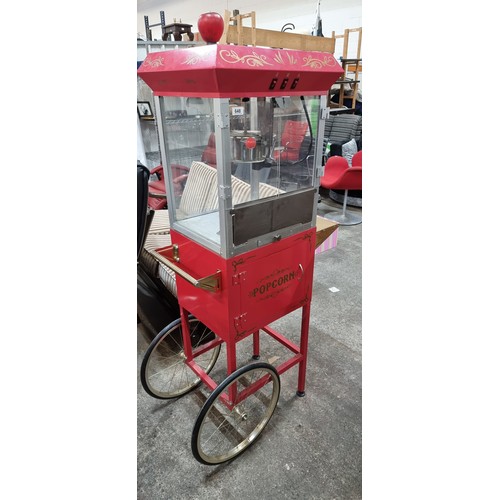 648 - Star Lot : A superb high quality movie theatre popcorn machine/cart. Ideal for all occasions or perh... 