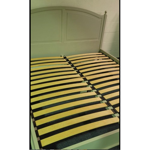 617 - Star Lot: A Super King size memory foam mattress in new condition (175cm x L200cm) accompanied by a ... 