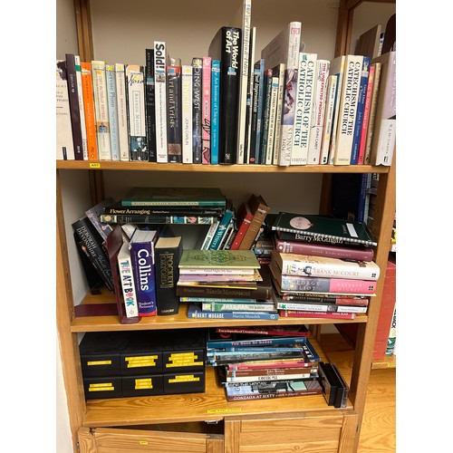 427 - Eight Shelves of books, Unchecked as pictured.

There is only two opportunities to collect from the ... 