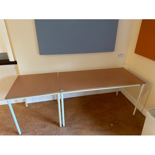 468 - Is two handy display tables. One rectangular and one square.
There is only two opportunities to coll... 