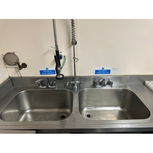 476 - Star Lot : A Good L Shape Wash up station. With pull down stray and A double sink and an additional ... 