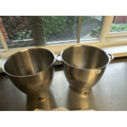 478 - Two Heavy duty commercial large baking bowls
There is only two opportunities to collect from the Hom... 