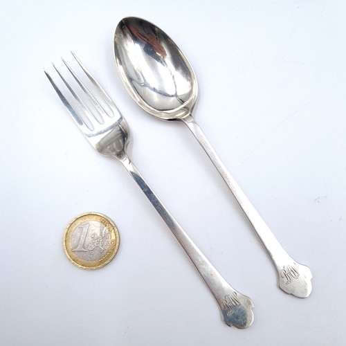 686 - A nice example of a Sterling Silver spoon and fork set, hallmarked Sheffield 1943, presented in Mapp... 