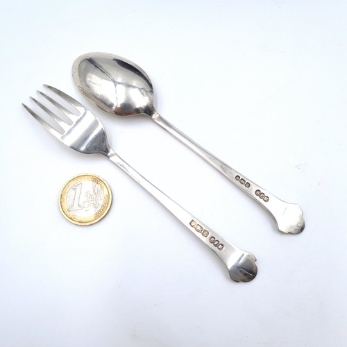 686 - A nice example of a Sterling Silver spoon and fork set, hallmarked Sheffield 1943, presented in Mapp... 