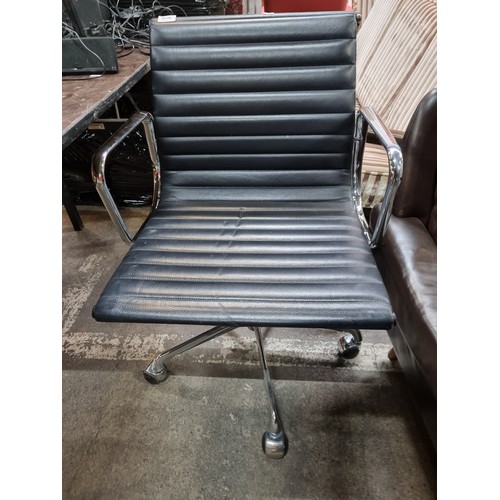 626 - Star Lot : A Genuine Fully Labeled IFC Charles Eames  stylish contemporary black office chair with c... 