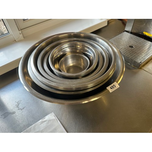 485 - A large selection of Stainless Steel bowls, in different sizes.
There is only two opportunities to c... 