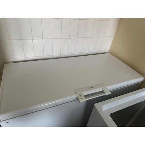 495 - A large clean Bosch chest freezer FD 9207
There is only two opportunities to collect from the Home, ... 