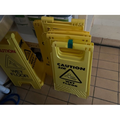 500 - A quantity of cleaning products and 5 wet floor signs. Inc Wipes, Ecolab Regain, floor cleaner and D... 