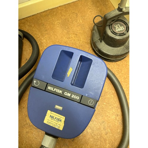 525 - Star lot : Is a good selection of Vacuums inc a Nilfisk GM 200, A Nifisk King, A Nilfisk wet and dry... 