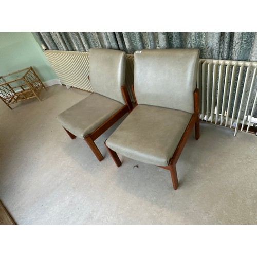 539 - A pair of low stylish Mid century chairs.
There is only two opportunities to collect from the Home, ... 