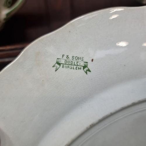 660 - Star Lot: A great collection of approx. 40 Victorian Ford & Sons Burslem dinner service in the 'Dudl... 