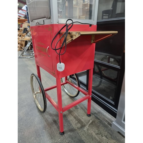 648 - Star Lot : A superb high quality movie theatre popcorn machine/cart. Ideal for all occasions or perh... 