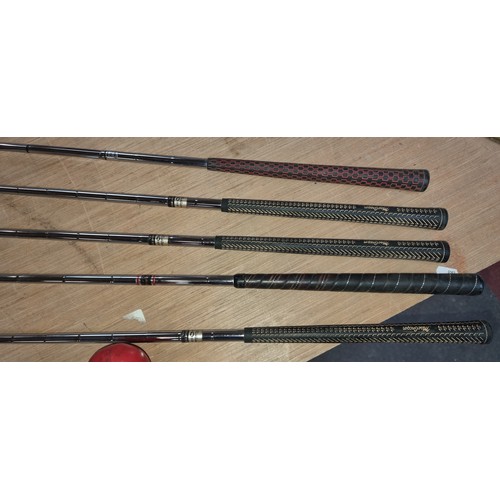 846 - A set of vintage McGregor (Jack Nicklaus Golden Bear) golf clubs, including irons 3-9, PW, woods, dr... 