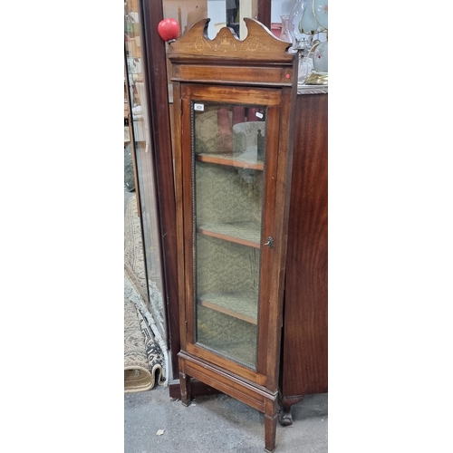 429 - An elegant neat size Edwardian corner display cabinet with delicate Neoclassical style string inlay ... 