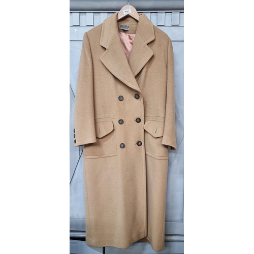 712 - A very classy double breasted women's woolen coat by Mansfield London, in a stylish camel colour wit... 