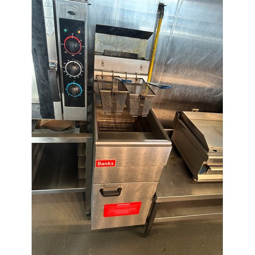 819 - Star Lot, A Fairly new clean Banks Fryer with two baskets. (it has been drained. ) The buyer would n... 