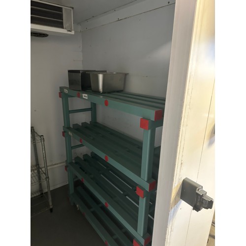 825 - Star Lot : A Small / medium cold room with shelved interior, Its roughly 6 feet square and 6'6 tall.... 