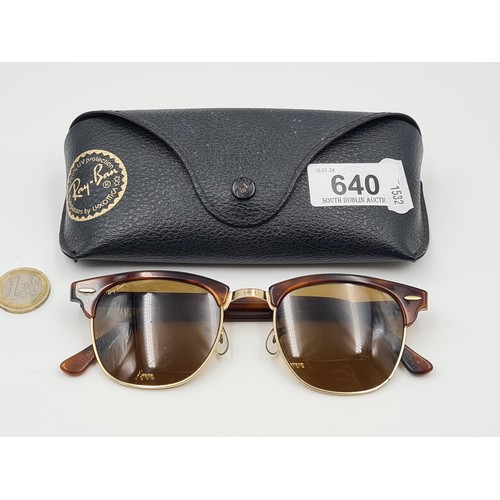 640 - A pair of originaL RayBan sunglasses, sunglasses set with metal and faux tortoise shell frames. Glas... 