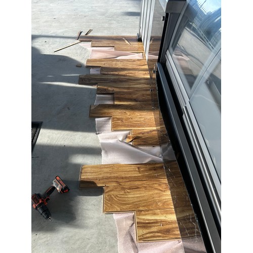 836 - A quantity of hardwood laminate flooring, Approx 3000 square feet. It has been taken up so the buyer... 