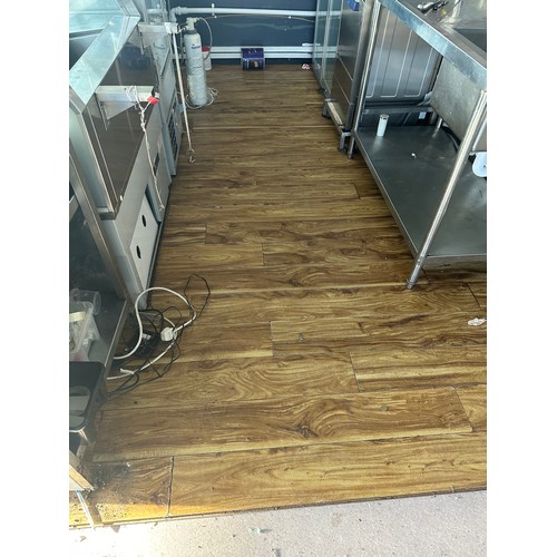 836 - A quantity of hardwood laminate flooring, Approx 3000 square feet. It has been taken up so the buyer... 