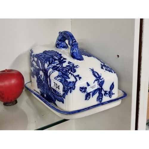 704 - A fantastic Victoria Ironstone blue and white cheese dish in excellent condition.