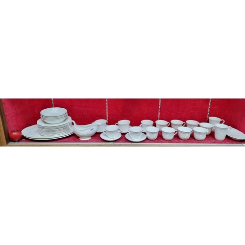 347 - An impressive set of 42 Wedgwood bone china in the  Strawberry & Vine pattern. Comprising of diner p... 