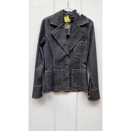 356 - A very stylish Feraud dark denim jacket boasting nicely tailored form and stitched detailing. UK siz... 