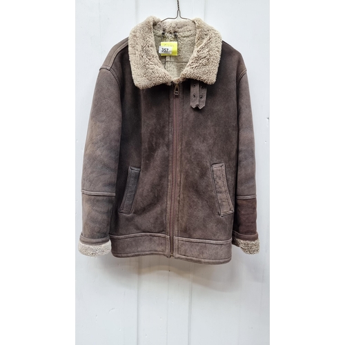 357 - A genuine sheepskin shearling jacket from Giorgio Mobiani. With zipper and pockets. Approx. size 12.