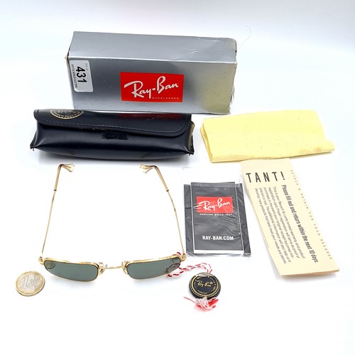 431 - A pair of original RayBan aviator style sunglasses set in gold metal frames, glasses come complete w... 