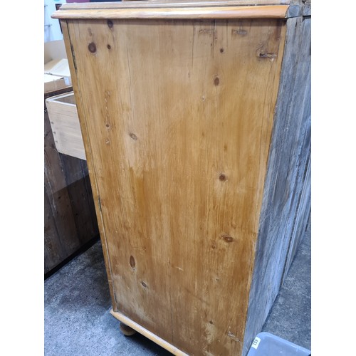 630 - Star Lot : A wonderful well made solid golden pine chest of drawers featuring five good sized pull o... 