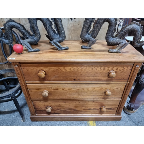 446 - Star Lot : A lovely set of antique pine drawers, with lovely grain. Good sized drawers with dovetail... 