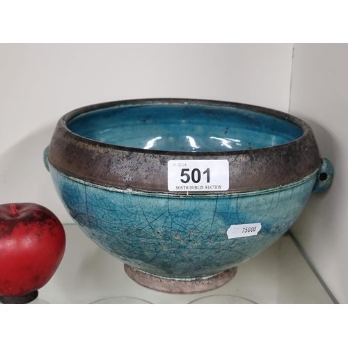 501 - A gorgeous 1980's Richard Wilson signed pottery bowl. In very good condition. From the amazing, Mont... 