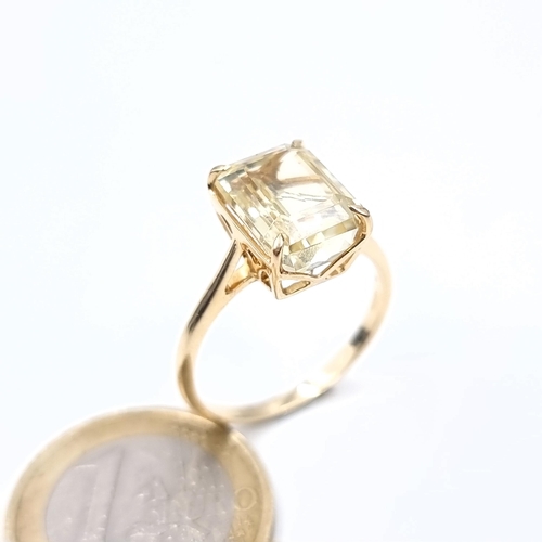 710 - Star lot : A stunning 14K gold citrine stone ring of 3.75 cts, ring size R, weight 4 grams. Pretty r... 