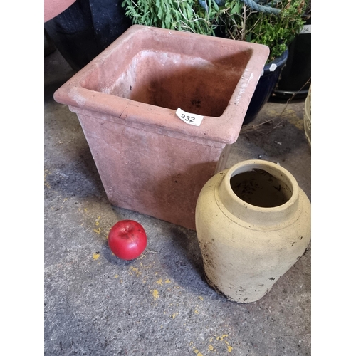 932 - A large square terracotta planter along with a stoneware vase.