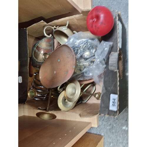 984 - A nice selection of vintage brass and copper items including a pair of candlesticks. There is a bag ... 