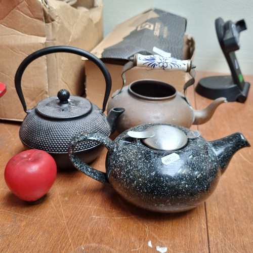 987 - A Selection of three pretty teapots including a vintage an Original David Birch Design Pebble exampl... 