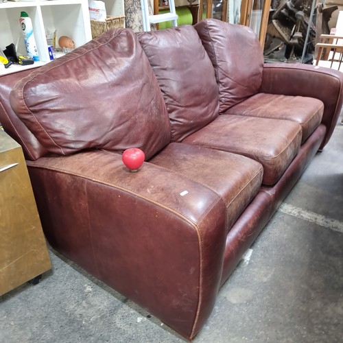 913 - A high quality brown leather 3 seater sofa. Very comfortable. In good order, real leather, with a st... 