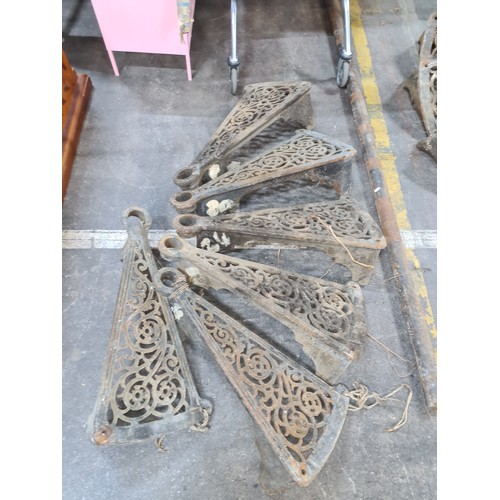 668 - Super Star Lots :  A fabulous 19th century cast metal very heavy, Spiral Stair case. 15 steps and la... 