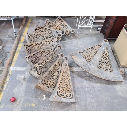 668 - Super Star Lots :  A fabulous 19th century cast metal very heavy, Spiral Stair case. 15 steps and la... 