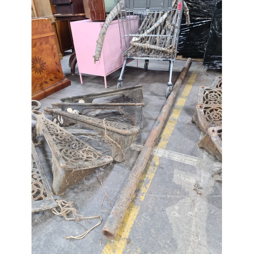 668 - Super Star Lots :  A fabulous 19th century cast metal very heavy, Spiral Stair case. 15 steps and la... 