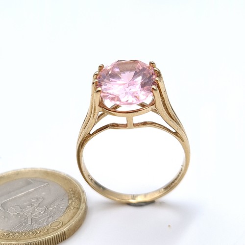 679 - Star lot : A very pretty heavy large stunning Pink quartz ring mounted in 9K gold (375), size Q, wei... 