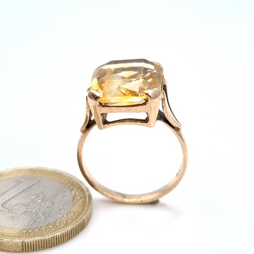 685 - Star Lot : An attractive heavy large citrine stone ring, size O, weight 4.50 grams, boxed.