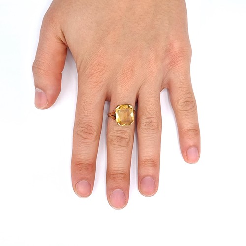 685 - Star Lot : An attractive heavy large citrine stone ring, size O, weight 4.50 grams, boxed.