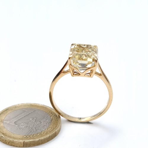 710 - Star lot : A stunning 14K gold citrine stone ring of 3.75 cts, ring size R, weight 4 grams. Pretty r... 