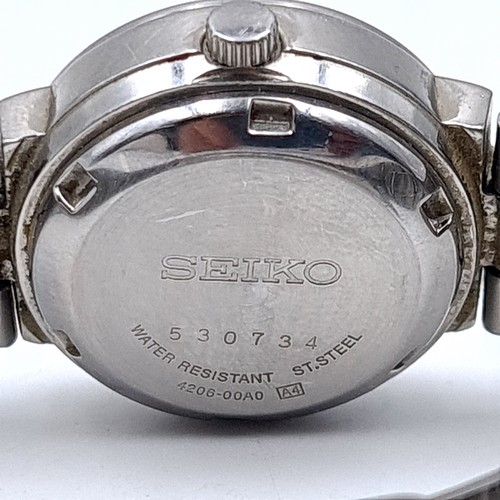 750 - A Seiko 5 automatic ladies wristwatch with white enameled face, baton dial, luminous hands, sweep se... 