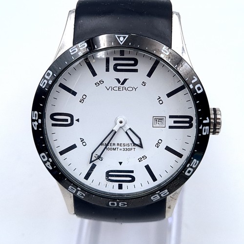 787 - A Viceroy luminous wristwatch with rubberized bracelet.