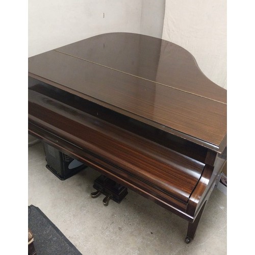 388 - Super Star Lot : A beautiful baby grand piano. A lovely Challen 1920/1930 Piano in lovely condition ... 