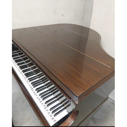 388 - Super Star Lot : A beautiful baby grand piano. A lovely Challen 1920/1930 Piano in lovely condition ... 