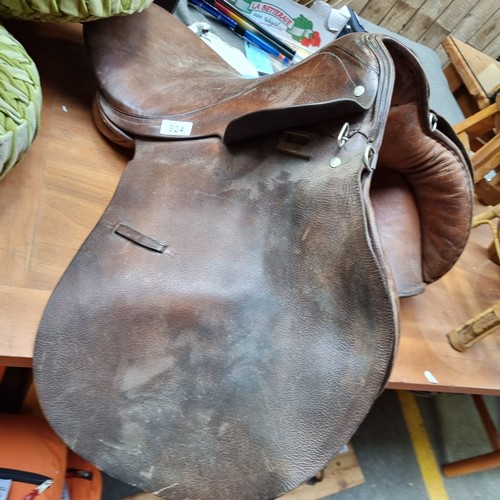 824 - An excellent large genuine leather horse's saddle.